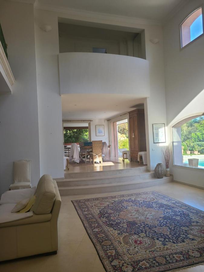 Villa Mycenes Gareoult Екстер'єр фото
